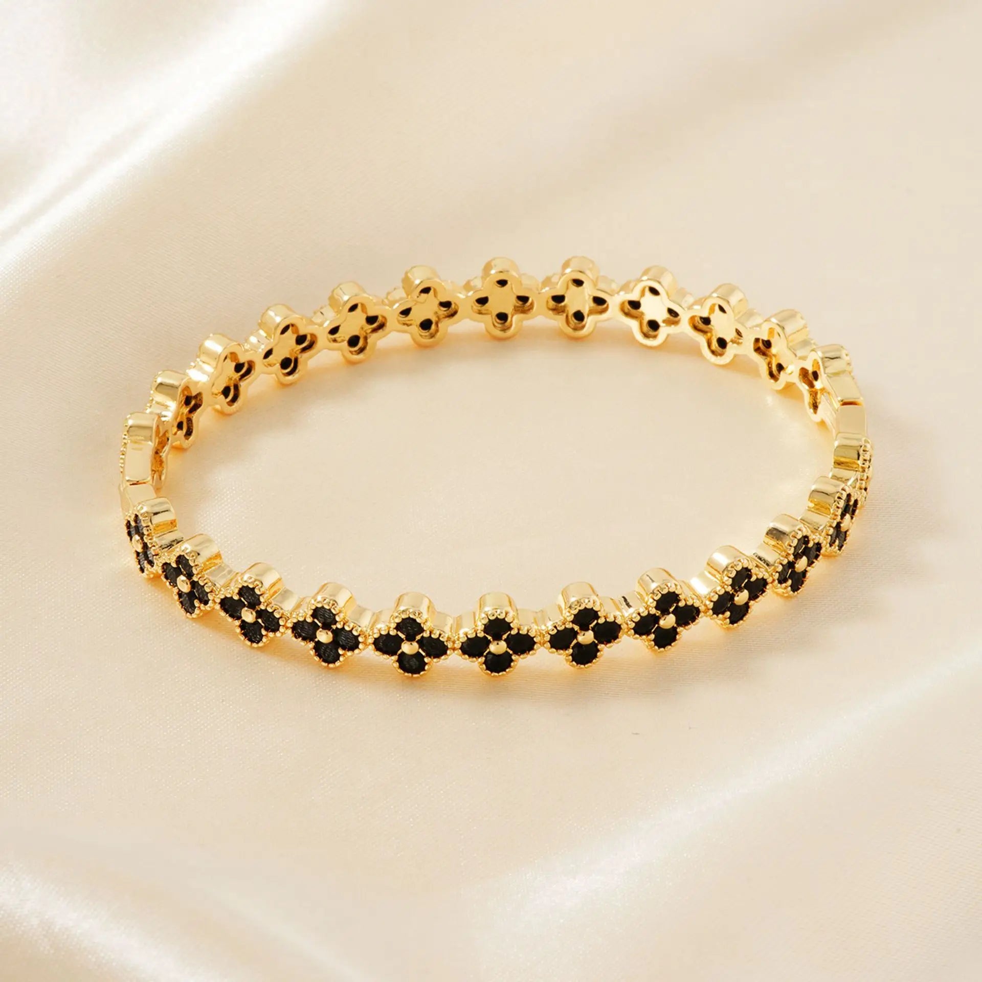 Four-leaf Flower Colorful Zircon Bangle