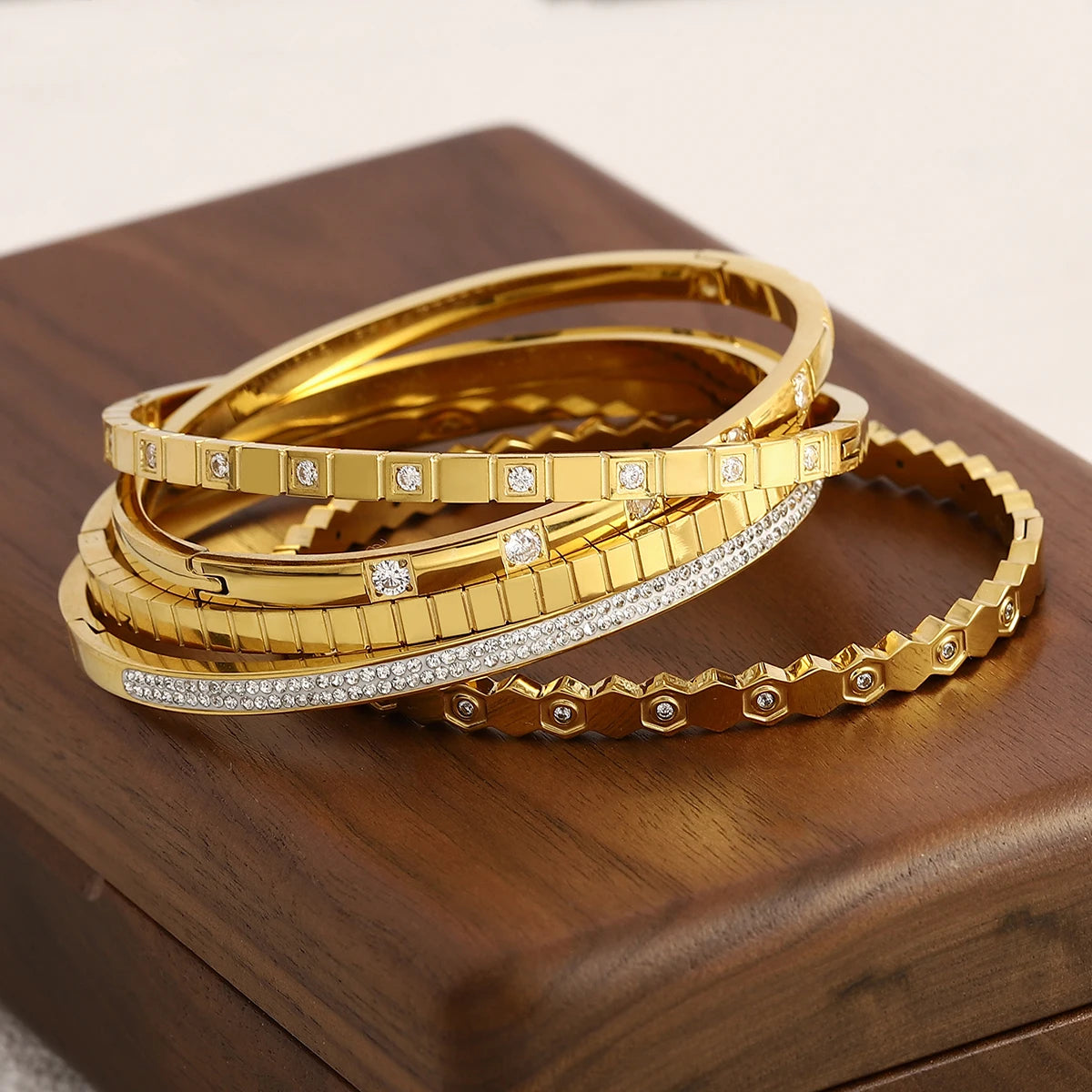 Greatera Trendy Gold Plated 316L Stainless Steel Bangles Bracelets for Women Delicate Cubic Zirconia Bracelet Party Jewelry 2024