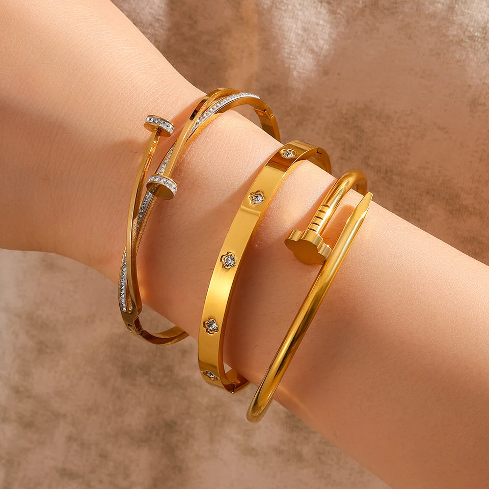 Luxurious and elegant nail stainless steel bracelets are suitable for women's parties, banquets and fashionable jewelry