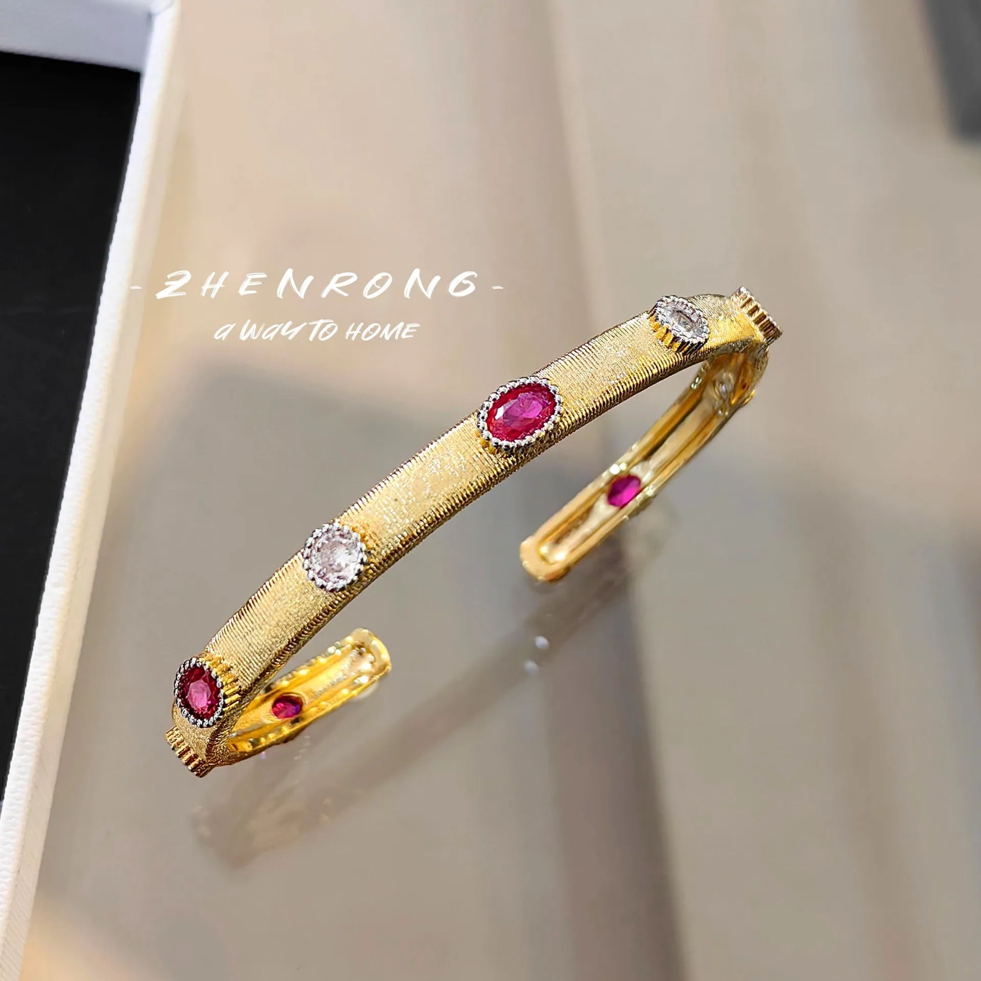 Foydjew Italian Vintage Jewelry Inlaid Red Corundum Gold-plated Bracelets Women's 2024 New Trend