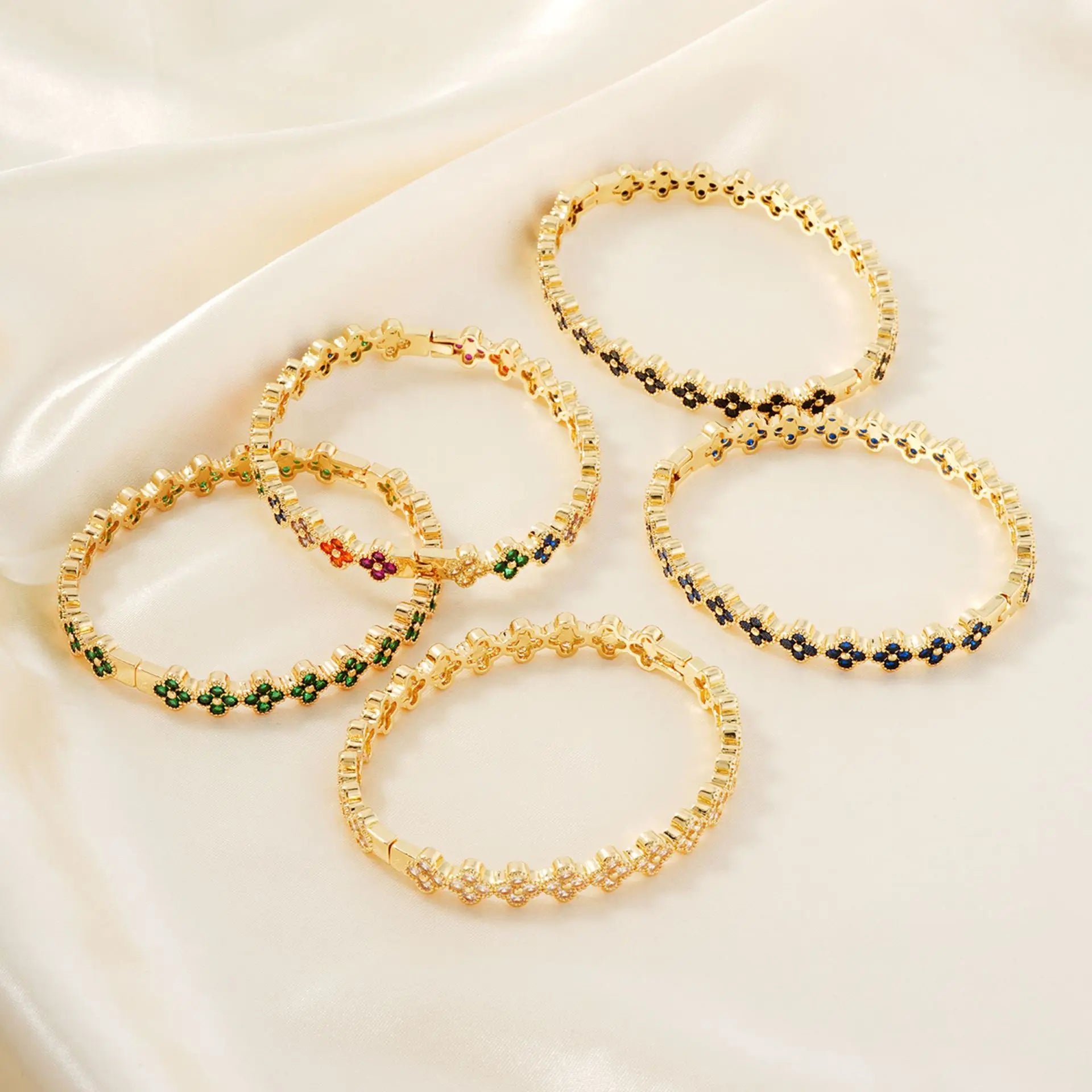 Four-leaf Flower Colorful Zircon Bangle