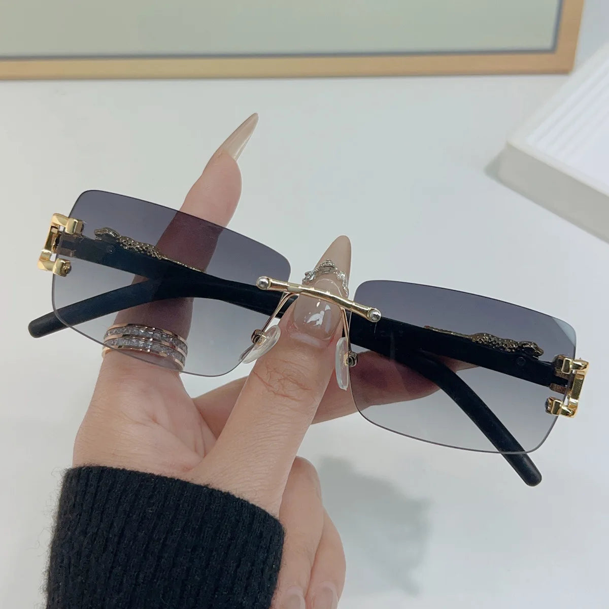 1 Pc Fashionable Women Men Sunglasses Frameless