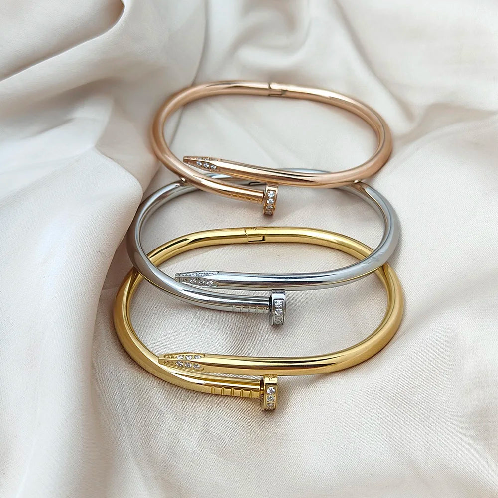 Fashionable classic zircon gold-plated stainless steel bracelet,