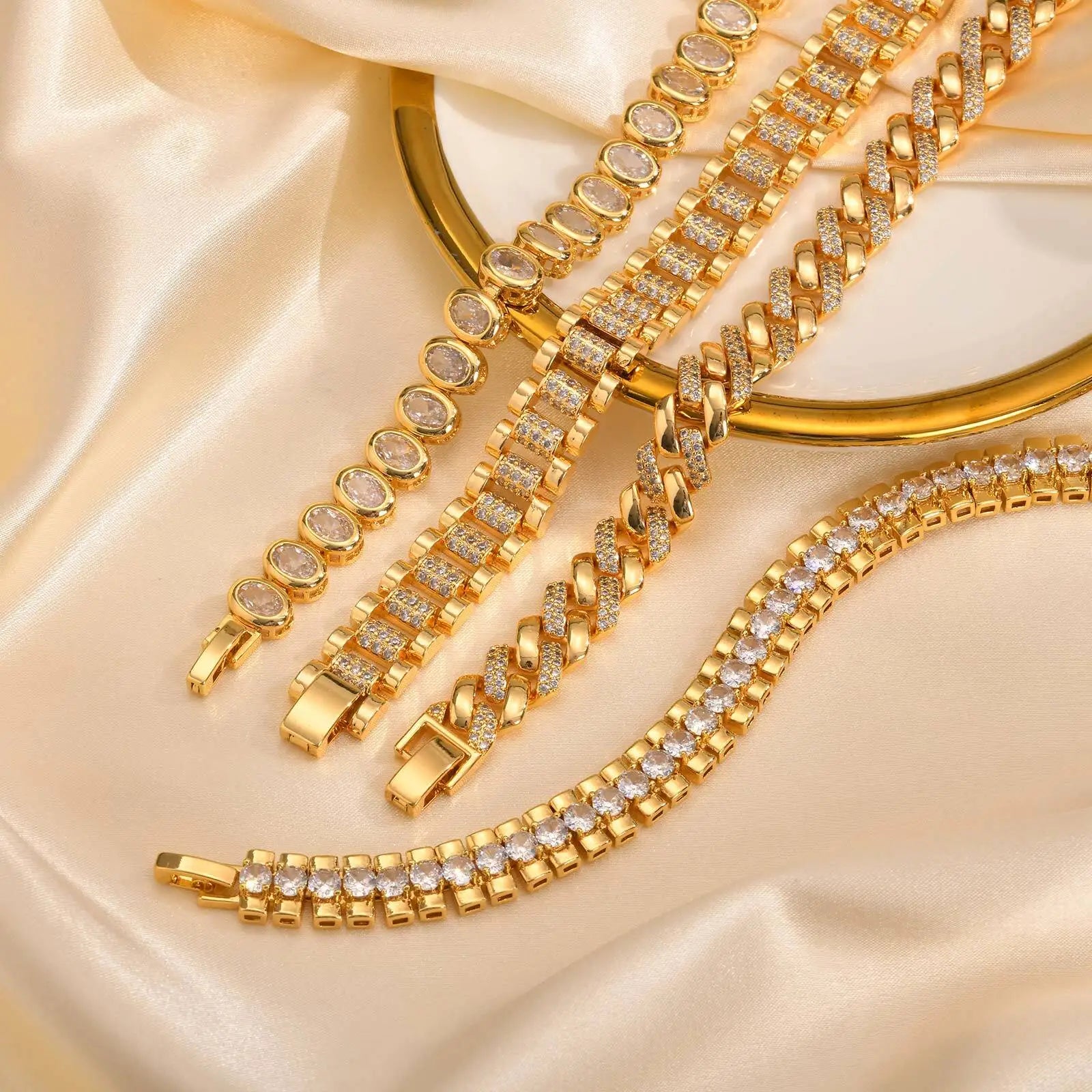 Paperclip Chain Bracelet 14K Gold Plated Cubic Zirconia.