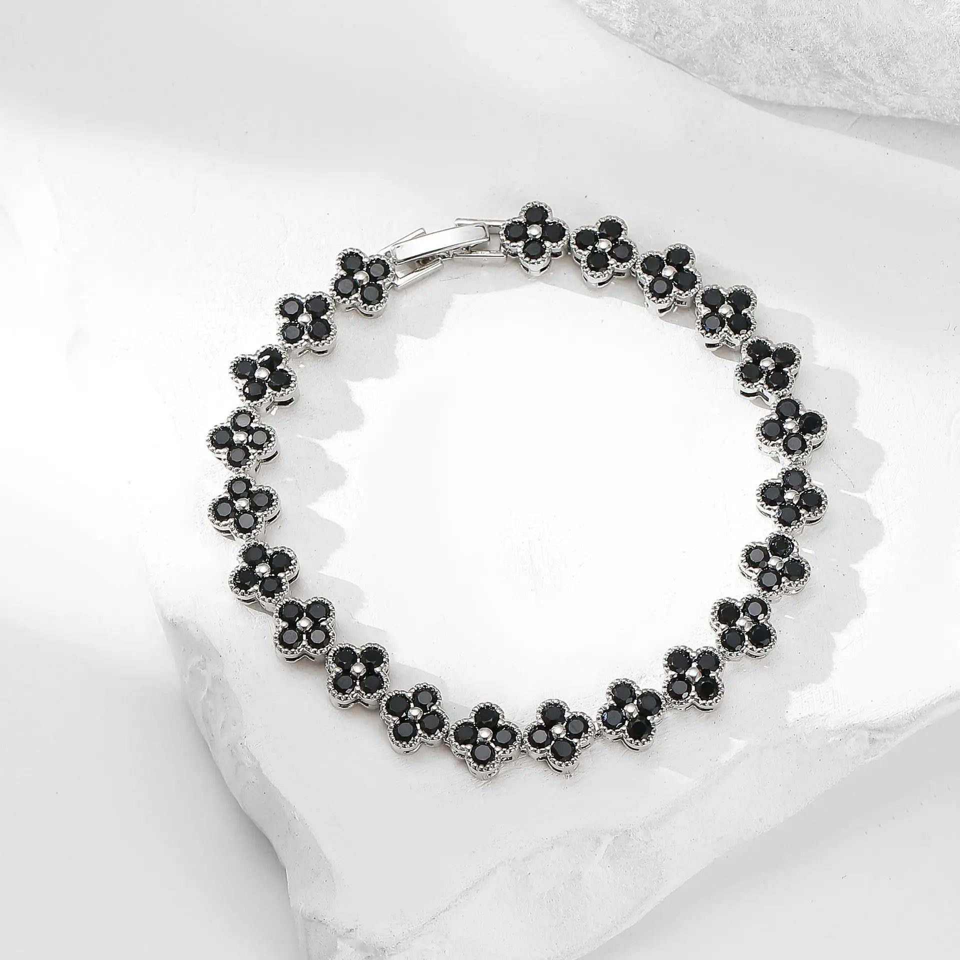 Luxury Brass Colorful Random Zircon Flowers Bracelets