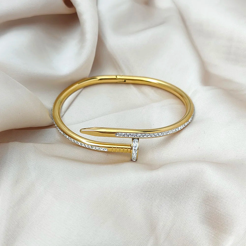 Fashionable classic zircon gold-plated stainless steel bracelet,