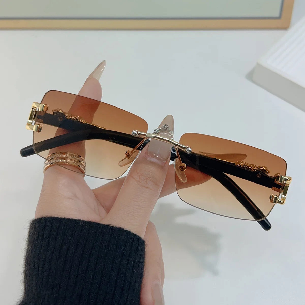 1 Pc Fashionable Women Men Sunglasses Frameless