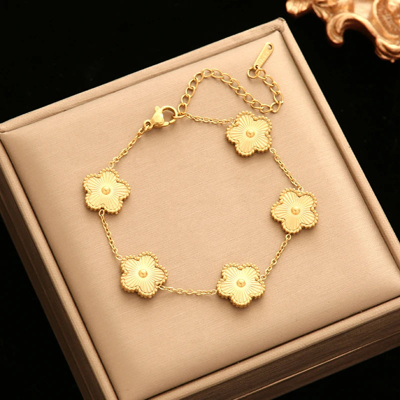 GANEMLY New Fashion Double Sided Green Five Leaf Flower Charm Bracelets