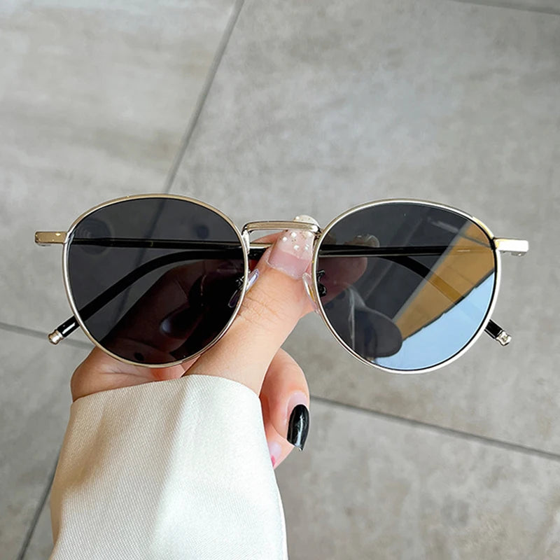 Retro Classic Round  Women Metal Frame Sunglasses