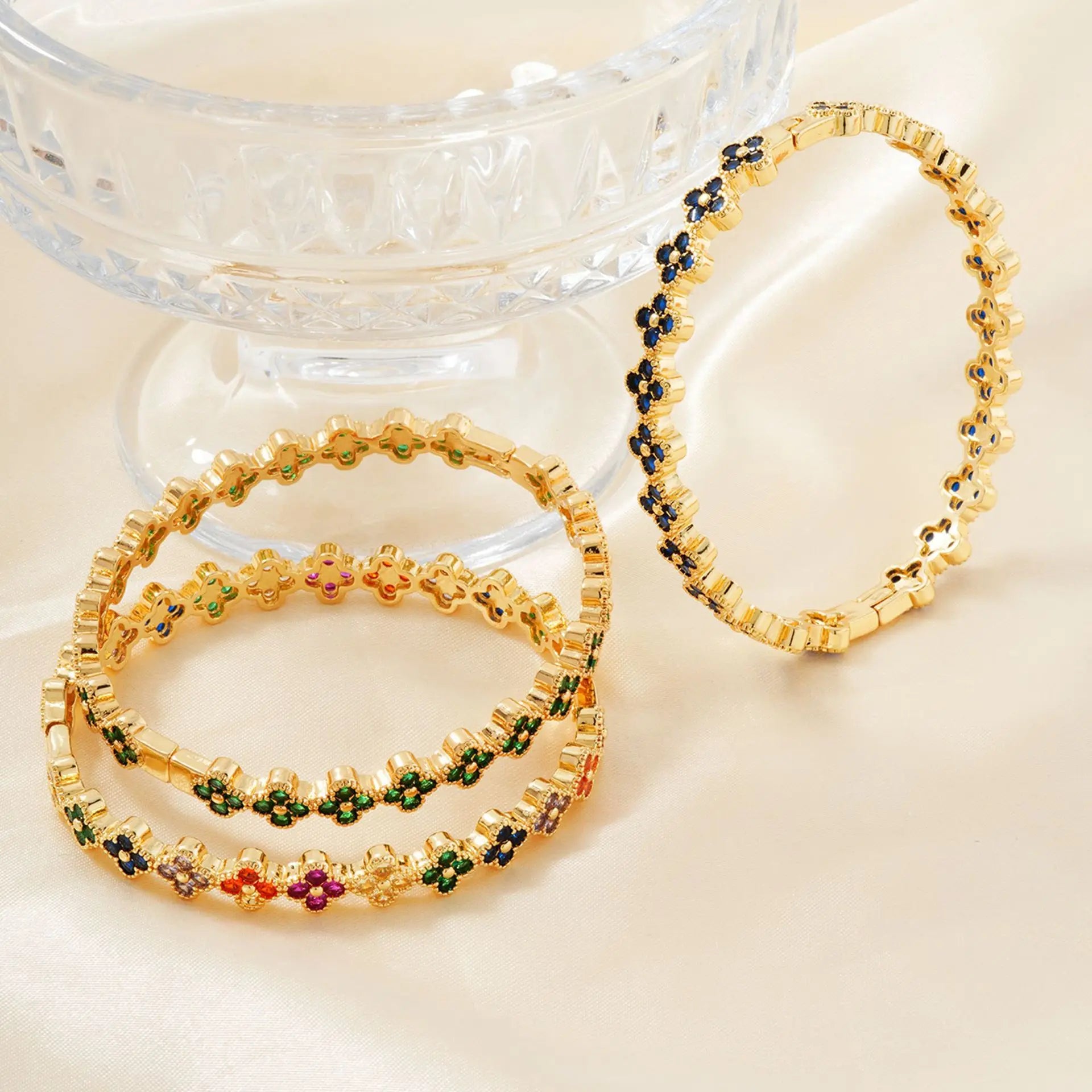 Four-leaf Flower Colorful Zircon Bangle