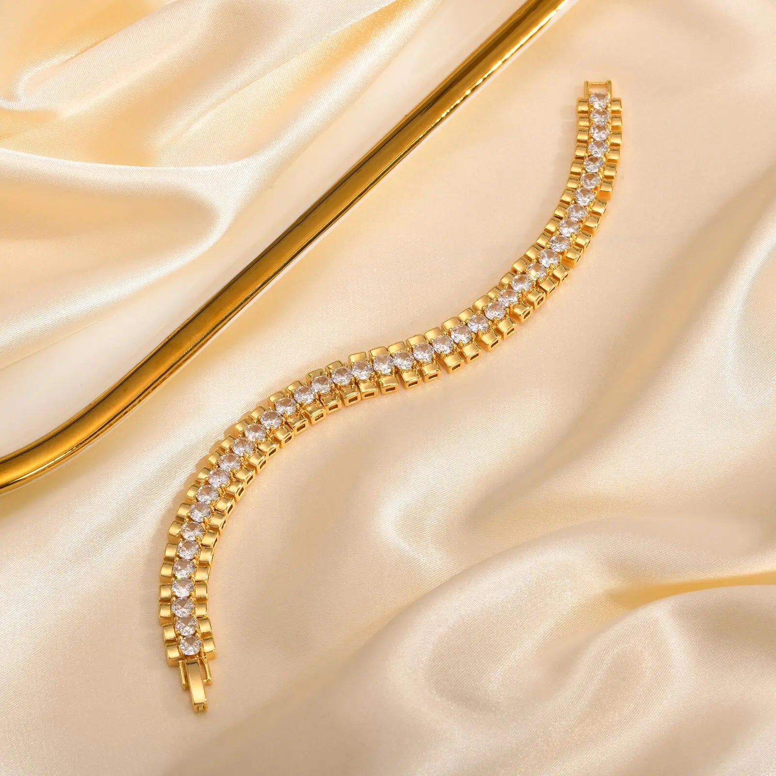 Paperclip Chain Bracelet 14K Gold Plated Cubic Zirconia.