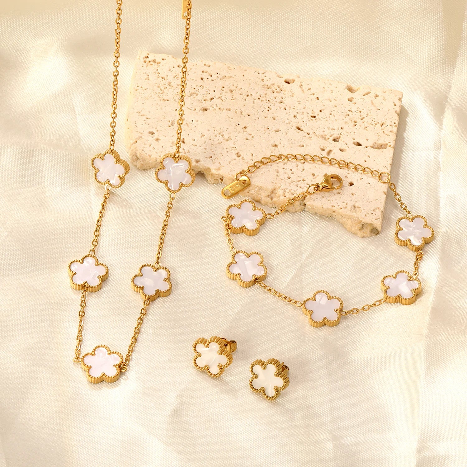 Flower Necklace Earrings Set Jewelry Women Stainless Steel White Shell Clover Bracelet Jewelry Accessories