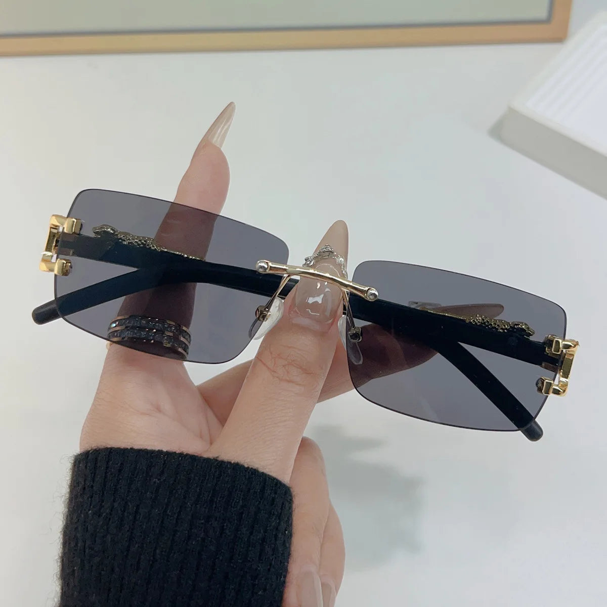 1 Pc Fashionable Women Men Sunglasses Frameless