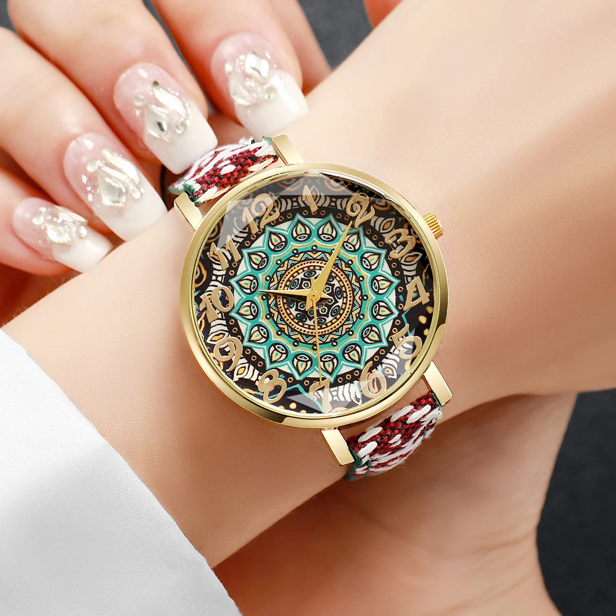 Fashion Women Leather Strap Quartz Watch Vintage